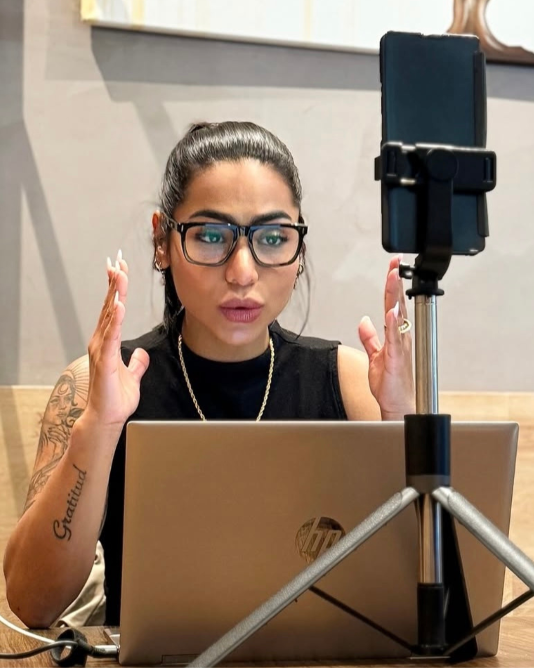 Ariana Arellano diseñando el sistema